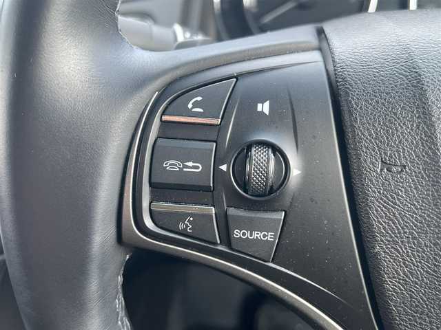 ホンダ レジェンド ハイブリッド EX 秋田県 2015(平27)年 4.6万km グラファイトラスターメタリック ・４WD/・衝突軽減システム/・LEDヘッドライト/・純正HDDナビ（DVD/CD再生可能）/・フルセグ/・マルチビューカメラシステム（全方位カメラ）/・ホンダ純正19インチアルミ（夏タイヤ装着）/・スマートキー/・本革シート/・アイドリングストップ/・プッシュスタート/・コーナーセンサー/・アダプティブクルーズコントロール/・レーンキープアシスト/・オートマチックハイビーム/・ステアリングスイッチ/・電動パーキングブレーキ/・ブレーキホールド機能/・前席パワーシート（メモリー付き）/・前席シートヒーター/前席エアシート/・ドライブレコーダー/・ETC/・ブラインドスポットモニター/・パドルシフト/・サンルーフ/・純正フロアマット/・ドアバイザー/・オートライト/・オートエアコン/・パワーステアリング/・パワーウィンドウ/・横滑り防止/・盗難防止装置/・電動格納ウィンカーミラー/・キーレスエントリー