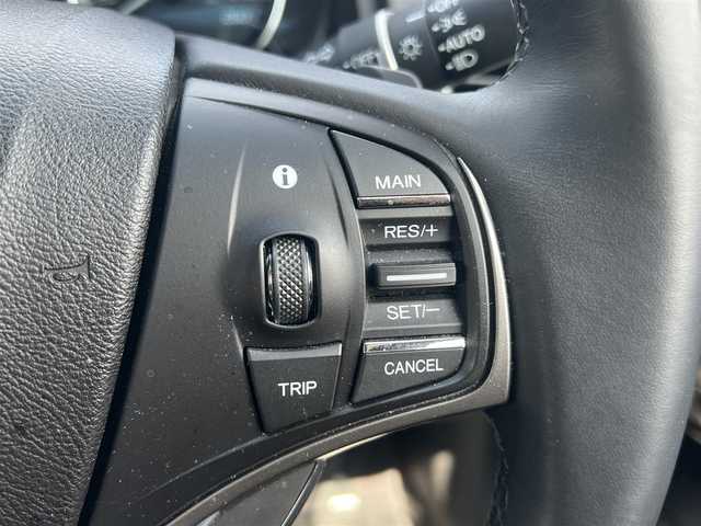 ホンダ レジェンド ハイブリッド EX 秋田県 2015(平27)年 4.6万km グラファイトラスターメタリック ・４WD/・衝突軽減システム/・LEDヘッドライト/・純正HDDナビ（DVD/CD再生可能）/・フルセグ/・マルチビューカメラシステム（全方位カメラ）/・ホンダ純正19インチアルミ（夏タイヤ装着）/・スマートキー/・本革シート/・アイドリングストップ/・プッシュスタート/・コーナーセンサー/・アダプティブクルーズコントロール/・レーンキープアシスト/・オートマチックハイビーム/・ステアリングスイッチ/・電動パーキングブレーキ/・ブレーキホールド機能/・前席パワーシート（メモリー付き）/・前席シートヒーター/前席エアシート/・ドライブレコーダー/・ETC/・ブラインドスポットモニター/・パドルシフト/・サンルーフ/・純正フロアマット/・ドアバイザー/・オートライト/・オートエアコン/・パワーステアリング/・パワーウィンドウ/・横滑り防止/・盗難防止装置/・電動格納ウィンカーミラー/・キーレスエントリー