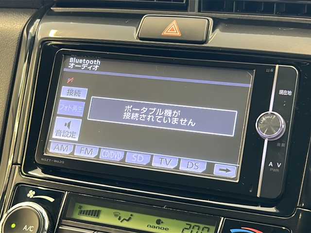 トヨタ カローラ アクシオ ハイブリッドG 岐阜県 2014(平26)年 8.4万km ホワイトパールクリスタルシャイン 純正ナビゲーション/Bluetooth・フルセグ視聴/バックモニター/フロントモニター/ドライブレコーダー/前席シートヒーター/プッシュスタート/スマートキー/HIDヘッドライト/オートライト/社外15インチAW/ETC/オートエアコン/電動格納ミラー/取説説明書・記録簿