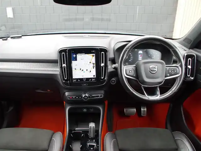 ボルボ ＸＣ４０ B4 AWD Rデザイン 埼玉県 2020(令2)年 5.2万km グレー ブラックハーフレザーシート /アダプティブクルーズコントロール /インテリS /パノラマガラスSR /harman/kardon /CarPlay /ブラインドスポットモニター /全方囲カメラ /純正ナビ /ドラレコ /ETC /フルセグTV /ワイヤレス充電