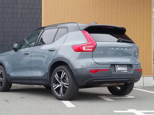 ボルボ ＸＣ４０ B4 AWD Rデザイン 埼玉県 2020(令2)年 5.2万km グレー ブラックハーフレザーシート /アダプティブクルーズコントロール /インテリS /パノラマガラスSR /harman/kardon /CarPlay /ブラインドスポットモニター /全方囲カメラ /純正ナビ /ドラレコ /ETC /フルセグTV /ワイヤレス充電