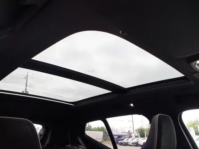ボルボ ＸＣ４０ B4 AWD Rデザイン 埼玉県 2020(令2)年 5.2万km グレー ブラックハーフレザーシート /アダプティブクルーズコントロール /インテリS /パノラマガラスSR /harman/kardon /CarPlay /ブラインドスポットモニター /全方囲カメラ /純正ナビ /ドラレコ /ETC /フルセグTV /ワイヤレス充電