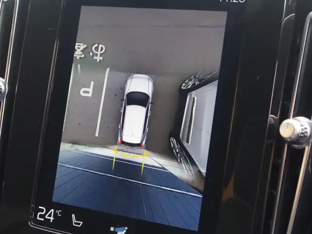 ボルボ ＸＣ４０ B4 AWD Rデザイン 埼玉県 2020(令2)年 5.2万km グレー ブラックハーフレザーシート /アダプティブクルーズコントロール /インテリS /パノラマガラスSR /harman/kardon /CarPlay /ブラインドスポットモニター /全方囲カメラ /純正ナビ /ドラレコ /ETC /フルセグTV /ワイヤレス充電