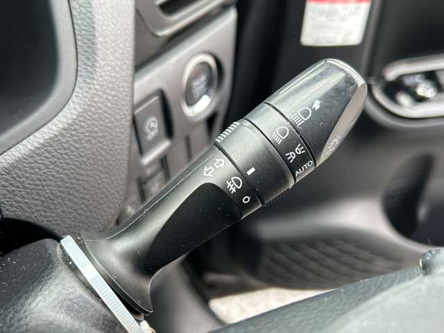 トヨタ ノア Si 千葉県 2018(平30)年 6.6万km ブラック ９型ナビＮＳＺＴ－Ｙ６８Ｔ　バックカメラ　ＥＴＣ　純正ドラレコ　Ｂｔ　フリップダウンモニター　ＣＤ　ＵＳＢ　フルセグＴＶ　クルーズコントロール　両側パワースライドドア　純正１６AW　セーフティセンス