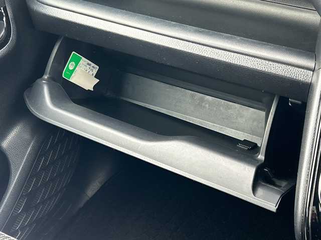 トヨタ ノア Si 千葉県 2018(平30)年 6.6万km ブラック ９型ナビＮＳＺＴ－Ｙ６８Ｔ　バックカメラ　ＥＴＣ　純正ドラレコ　Ｂｔ　フリップダウンモニター　ＣＤ　ＵＳＢ　フルセグＴＶ　クルーズコントロール　両側パワースライドドア　純正１６AW　セーフティセンス