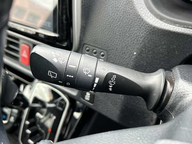 トヨタ ノア Si 千葉県 2018(平30)年 6.6万km ブラック ９型ナビＮＳＺＴ－Ｙ６８Ｔ　バックカメラ　ＥＴＣ　純正ドラレコ　Ｂｔ　フリップダウンモニター　ＣＤ　ＵＳＢ　フルセグＴＶ　クルーズコントロール　両側パワースライドドア　純正１６AW　セーフティセンス