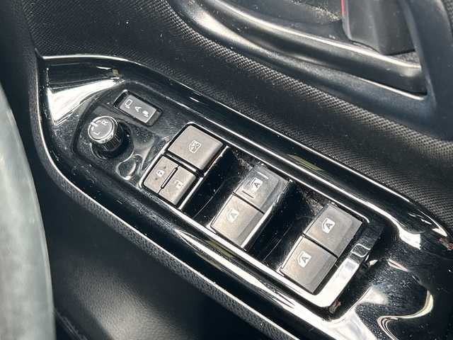 トヨタ ノア Si 千葉県 2018(平30)年 6.6万km ブラック ９型ナビＮＳＺＴ－Ｙ６８Ｔ　バックカメラ　ＥＴＣ　純正ドラレコ　Ｂｔ　フリップダウンモニター　ＣＤ　ＵＳＢ　フルセグＴＶ　クルーズコントロール　両側パワースライドドア　純正１６AW　セーフティセンス