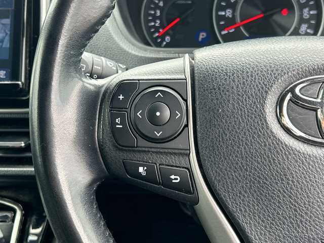 トヨタ ノア Si 千葉県 2018(平30)年 6.6万km ブラック ９型ナビＮＳＺＴ－Ｙ６８Ｔ　バックカメラ　ＥＴＣ　純正ドラレコ　Ｂｔ　フリップダウンモニター　ＣＤ　ＵＳＢ　フルセグＴＶ　クルーズコントロール　両側パワースライドドア　純正１６AW　セーフティセンス