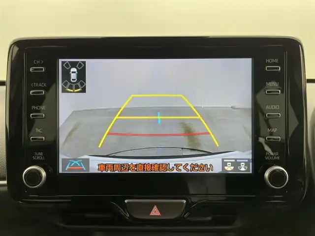 トヨタ ヤリスクロス Z 岡山県 2023(令5)年 1.7万km プラチナホワイトパールマイカ 純正8インチディスプレイオーディオ/（TV/USB/CarPlay...）/衝突軽減ブレーキ/オートブレーキホールド/プッシュスタート/コーナーセンサー/パワーシート/パワーステアリング/バックカメラ/パワーステアリング/パワーバックドア