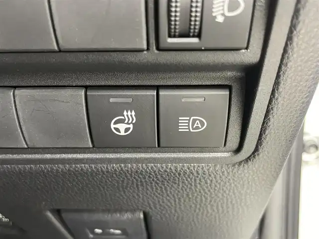 トヨタ ヤリスクロス Z 岡山県 2023(令5)年 1.7万km プラチナホワイトパールマイカ 純正8インチディスプレイオーディオ/（TV/USB/CarPlay...）/衝突軽減ブレーキ/オートブレーキホールド/プッシュスタート/コーナーセンサー/パワーシート/パワーステアリング/バックカメラ/パワーステアリング/パワーバックドア