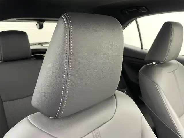 トヨタ ヤリスクロス Z 岡山県 2023(令5)年 1.7万km プラチナホワイトパールマイカ 純正8インチディスプレイオーディオ/（TV/USB/CarPlay...）/衝突軽減ブレーキ/オートブレーキホールド/プッシュスタート/コーナーセンサー/パワーシート/パワーステアリング/バックカメラ/パワーステアリング/パワーバックドア