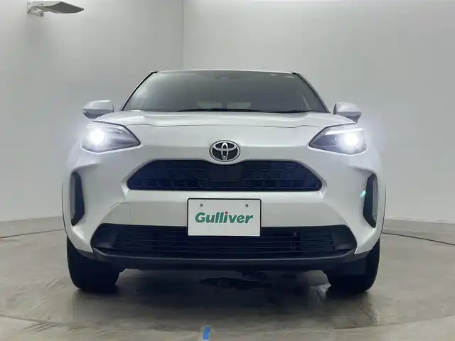 トヨタ ヤリスクロス Z 岡山県 2023(令5)年 1.7万km プラチナホワイトパールマイカ 純正8インチディスプレイオーディオ/（TV/USB/CarPlay...）/衝突軽減ブレーキ/オートブレーキホールド/プッシュスタート/コーナーセンサー/パワーシート/パワーステアリング/バックカメラ/パワーステアリング/パワーバックドア