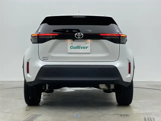 トヨタ ヤリスクロス Z 岡山県 2023(令5)年 1.7万km プラチナホワイトパールマイカ 純正8インチディスプレイオーディオ/（TV/USB/CarPlay...）/衝突軽減ブレーキ/オートブレーキホールド/プッシュスタート/コーナーセンサー/パワーシート/パワーステアリング/バックカメラ/パワーステアリング/パワーバックドア