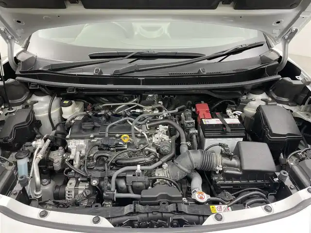 トヨタ ヤリスクロス Z 岡山県 2023(令5)年 1.7万km プラチナホワイトパールマイカ 純正8インチディスプレイオーディオ/（TV/USB/CarPlay...）/衝突軽減ブレーキ/オートブレーキホールド/プッシュスタート/コーナーセンサー/パワーシート/パワーステアリング/バックカメラ/パワーステアリング/パワーバックドア