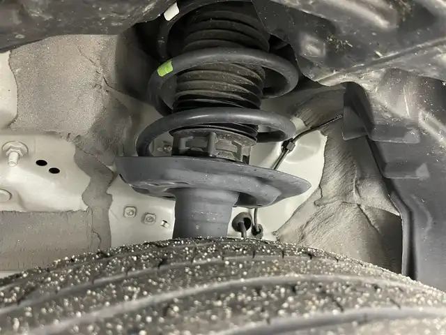 トヨタ ヤリスクロス Z 岡山県 2023(令5)年 1.7万km プラチナホワイトパールマイカ 純正8インチディスプレイオーディオ/（TV/USB/CarPlay...）/衝突軽減ブレーキ/オートブレーキホールド/プッシュスタート/コーナーセンサー/パワーシート/パワーステアリング/バックカメラ/パワーステアリング/パワーバックドア