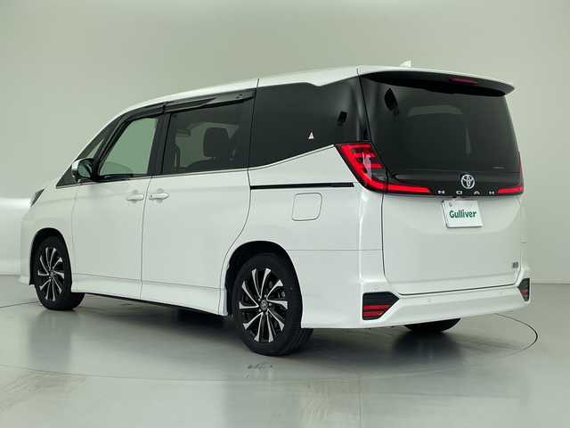 トヨタ ノア ハイブリッド S－Z 愛知県 2022(令4)年 4.1万km ホワイトパールクリスタルシャイン 禁煙車/ワンオーナー/純正10.5インチディスプレイオーディオ（コネクティッドナビ対応）/快適パッケージhigh/バックカメラ/両側パワースライドドア/レーダークルーズコントロール/全席シータヒーター/ステアリングヒーター/トヨタセーフティセンス/プリクラッシュセーフティ〔PCS〕/レーントレーシングアシスト〔LTA〕/アダプティブハイビームシステム〔AHS〕/ブラインドスポットモニター〔BSM〕/クリアランスソナー/ハーフレザーシート/オットマン/LEDヘッドライト/オートハイビーム/純正17AW/純正フロアマット/プッシュスタート/スマートキー/スペアキー