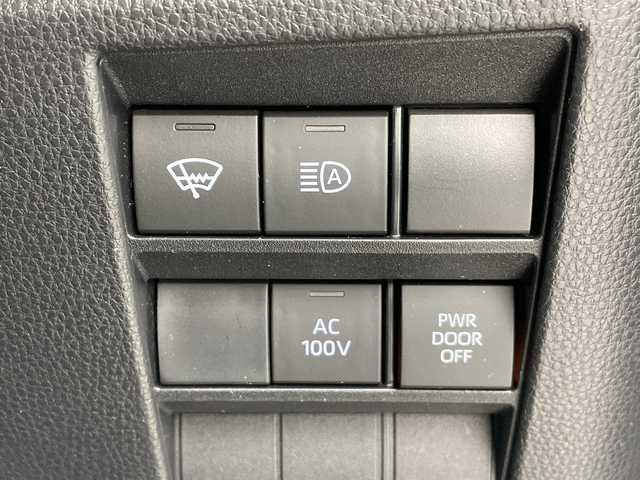 トヨタ ノア ハイブリッド S－Z 愛知県 2022(令4)年 4.1万km ホワイトパールクリスタルシャイン 禁煙車/ワンオーナー/純正10.5インチディスプレイオーディオ（コネクティッドナビ対応）/快適パッケージhigh/バックカメラ/両側パワースライドドア/レーダークルーズコントロール/全席シータヒーター/ステアリングヒーター/トヨタセーフティセンス/プリクラッシュセーフティ〔PCS〕/レーントレーシングアシスト〔LTA〕/アダプティブハイビームシステム〔AHS〕/ブラインドスポットモニター〔BSM〕/クリアランスソナー/ハーフレザーシート/オットマン/LEDヘッドライト/オートハイビーム/純正17AW/純正フロアマット/プッシュスタート/スマートキー/スペアキー