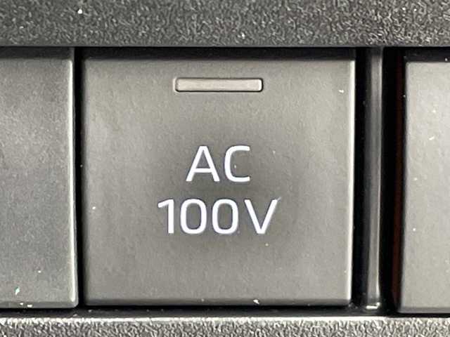 トヨタ ノア ハイブリッド S－Z 愛知県 2022(令4)年 4.1万km ホワイトパールクリスタルシャイン 禁煙車/ワンオーナー/純正10.5インチディスプレイオーディオ（コネクティッドナビ対応）/快適パッケージhigh/バックカメラ/両側パワースライドドア/レーダークルーズコントロール/全席シータヒーター/ステアリングヒーター/トヨタセーフティセンス/プリクラッシュセーフティ〔PCS〕/レーントレーシングアシスト〔LTA〕/アダプティブハイビームシステム〔AHS〕/ブラインドスポットモニター〔BSM〕/クリアランスソナー/ハーフレザーシート/オットマン/LEDヘッドライト/オートハイビーム/純正17AW/純正フロアマット/プッシュスタート/スマートキー/スペアキー