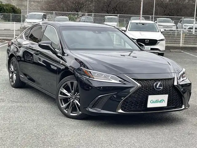 レクサス ＥＳ 300h Fスポーツ 熊本県 2019(平31)年 4.2万km グラファイトブラックガラスフレーク サンルーフ/革シート/衝突軽減ブレーキ/プッシュスタート/純正ナビ/（CD・DVD・フルセグTV・BTオーディオ・SD）/バックカメラ/ビルトインETC/前後ドライブレコーダー/純正19インチAW/レーダークルーズ/パドルシフト/前席パワーシート・右前席シートメモリー/前席シートヒーター・エアーシート/LEDヘッドライト/オートライト/フォグライト/電動リアサンシェード/前後コーナーセンサー/横滑り防止装置/ウィンカーミラー/純正フロアマット/新車保証書/取扱説明書/スマートスペアキー×1本/カード型キー×1本