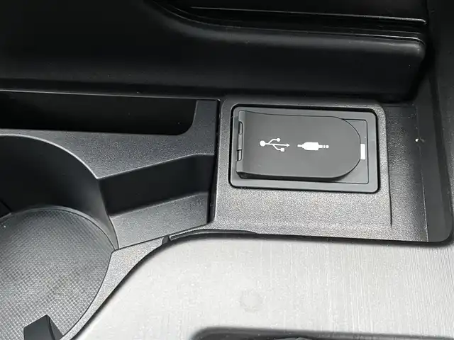 レクサス ＥＳ 300h Fスポーツ 熊本県 2019(平31)年 4.2万km グラファイトブラックガラスフレーク サンルーフ/革シート/衝突軽減ブレーキ/プッシュスタート/純正ナビ/（CD・DVD・フルセグTV・BTオーディオ・SD）/バックカメラ/ビルトインETC/前後ドライブレコーダー/純正19インチAW/レーダークルーズ/パドルシフト/前席パワーシート・右前席シートメモリー/前席シートヒーター・エアーシート/LEDヘッドライト/オートライト/フォグライト/電動リアサンシェード/前後コーナーセンサー/横滑り防止装置/ウィンカーミラー/純正フロアマット/新車保証書/取扱説明書/スマートスペアキー×1本/カード型キー×1本