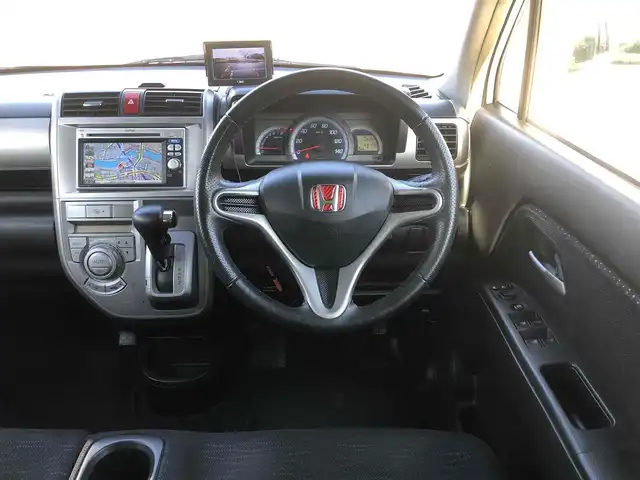 ホンダ ゼスト スパーク W 福岡県 2011(平23)年 10.7万km プレミアムホワイトパール 純正ナビ【VXM-118VS】/　ワンセグTV/CD/DVD/バックカメラ/ウィンカーミラー/ドアバイザー/純正フロアマット/社外15インチアルミホイール/柿本マフラー/保証書/取扱説明書