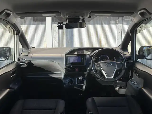 トヨタ ノア ハイブリッド G 三重県 2017(平29)年 12万km ホワイトパールクリスタルシャイン ワンオーナー/Toyota Safety Sense C/　・プリクラッシュセーフティシステム/　・レーンディパーチャーアラート/　・オートマチックハイビーム/アルパインナビ/　・Bluetooth/　・フルセグTV/　・SD録音/　・DVD/CD再生/ベットキット/ルーフキャリー/両側ワンタッチパワースライドドア/スマートキーx２/プッシュスタート/クルーズコントロール/D/N席シートヒーター/LEDヘッドライト/LEDフォグ/オートライト/オートリトラクタブルミラー/ウィンカーミラー/革巻きステアリング/ステアリングスイッチ/ドライブレコーダー/ビルトインETC/ドアバイザー/サイド/カーテン/ニーエアバック