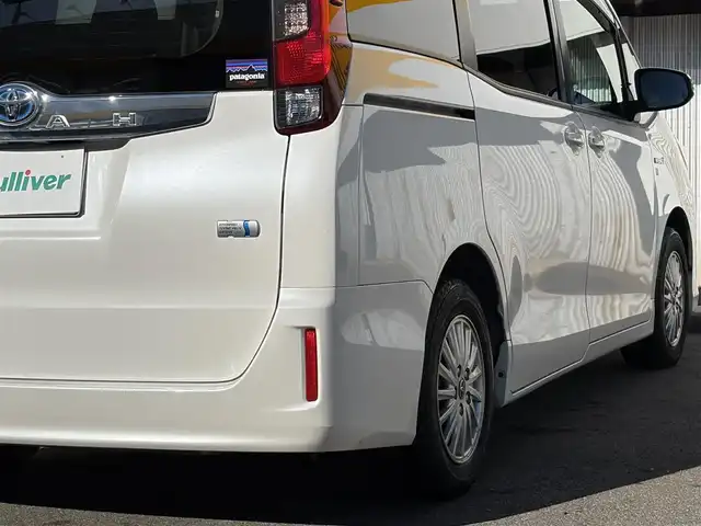 トヨタ ノア ハイブリッド G 三重県 2017(平29)年 12万km ホワイトパールクリスタルシャイン ワンオーナー/Toyota Safety Sense C/　・プリクラッシュセーフティシステム/　・レーンディパーチャーアラート/　・オートマチックハイビーム/アルパインナビ/　・Bluetooth/　・フルセグTV/　・SD録音/　・DVD/CD再生/ベットキット/ルーフキャリー/両側ワンタッチパワースライドドア/スマートキーx２/プッシュスタート/クルーズコントロール/D/N席シートヒーター/LEDヘッドライト/LEDフォグ/オートライト/オートリトラクタブルミラー/ウィンカーミラー/革巻きステアリング/ステアリングスイッチ/ドライブレコーダー/ビルトインETC/ドアバイザー/サイド/カーテン/ニーエアバック