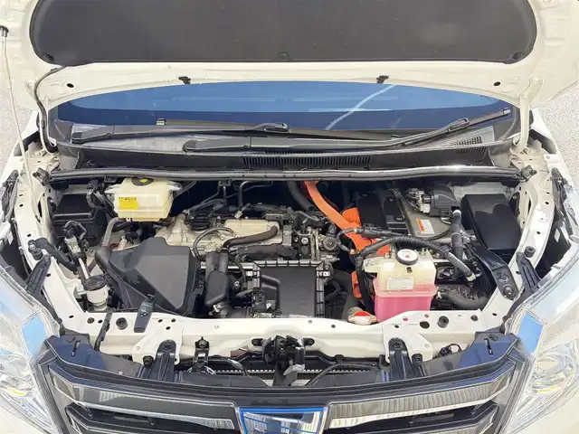 トヨタ ノア ハイブリッド G 三重県 2017(平29)年 12万km ホワイトパールクリスタルシャイン ワンオーナー/Toyota Safety Sense C/　・プリクラッシュセーフティシステム/　・レーンディパーチャーアラート/　・オートマチックハイビーム/アルパインナビ/　・Bluetooth/　・フルセグTV/　・SD録音/　・DVD/CD再生/ベットキット/ルーフキャリー/両側ワンタッチパワースライドドア/スマートキーx２/プッシュスタート/クルーズコントロール/D/N席シートヒーター/LEDヘッドライト/LEDフォグ/オートライト/オートリトラクタブルミラー/ウィンカーミラー/革巻きステアリング/ステアリングスイッチ/ドライブレコーダー/ビルトインETC/ドアバイザー/サイド/カーテン/ニーエアバック