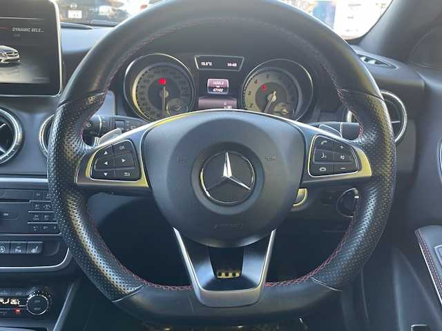 メルセデス・ベンツ ＣＬＡ１８０ Sブレイク　スポーツ 茨城県 2016(平28)年 4.8万km カルサイトホワイト 純正ナビ【CD/FM/フルセグ/BT】/クルーズコントロール/バックカメラ/パワーシートD席/メモリシートD席/シートヒーター（D席+N席）/ETC/ドライブレコーダー/パドルシフト/ブラインドスポットアシスト/HIDライト/コーナーセンサー/純正フロアマット/保証書/取扱説明書/スペアキー×1