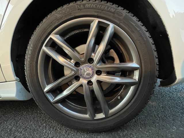 メルセデス・ベンツ ＣＬＡ１８０ Sブレイク　スポーツ 茨城県 2016(平28)年 4.8万km カルサイトホワイト 純正ナビ【CD/FM/フルセグ/BT】/クルーズコントロール/バックカメラ/パワーシートD席/メモリシートD席/シートヒーター（D席+N席）/ETC/ドライブレコーダー/パドルシフト/ブラインドスポットアシスト/HIDライト/コーナーセンサー/純正フロアマット/保証書/取扱説明書/スペアキー×1