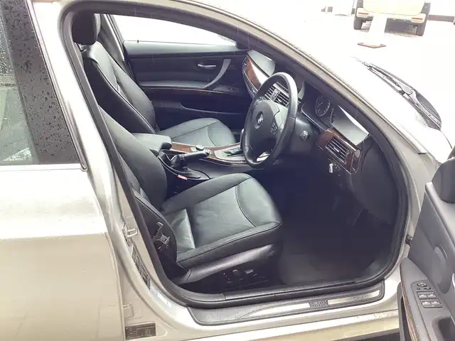 ＢＭＷ ３２０ｉ ハイラインパッケージ 愛知県 2010(平22)年 10.8万km チタンシルバーM