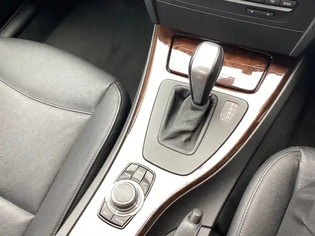 ＢＭＷ ３２０ｉ ハイラインパッケージ 愛知県 2010(平22)年 10.8万km チタンシルバーM