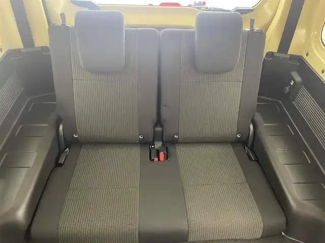 スズキ ジムニー シエラ JC 大分県 2022(令4)年 2.9万km シフォンアイボリーメタリックブラック2トーンルーフ 社外ディスプレイオーディオ/・Bluetooth・AM・FM・iPod/バックカメラ/4WD/衝突軽減ブレーキ/車線逸脱防止システム/アイドリングストップ/ヘッドライトウォッシャー/横滑り防止装置/セルディセントコントロール/ETC/本革巻きステアリング/前席シートヒーター/DEAＮ製16インチＡＷ/ＬＥＤヘッドライト/フォグランプ/シートカバー/ステアリングリモコン/プッシュスタート/スマートキー/オートライト/純正フロアマット