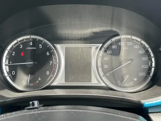 スズキ エスクード 1600 道南・函館 2016(平28)年 7.5万km ＬグリーンＭ /レーダーブレーキサポート//スズキ純正メモリーナビ/（フルセグTV/DVD/CD/SD/BT/FM/AM)　//バックカメラ//ハーフレザーシート//前席シートヒーター//革巻きステアリング//パドルシフト//アダプティブクルーズコントロール//ヒルディセントコントロール//SNOW MODE//SPORT MODE//アイドリングストップ//横滑り防止//LEDヘッドライト//フォグランプ//ウィンカーミラー//プッシュスタート//スマートキー//スペアキー//ETC//社外ドライブレコーダー（前方）//純正AW付17インチ夏タイヤ積込//