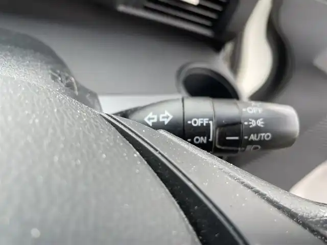ホンダ フリード FLEXエアロ 三重県 2009(平21)年 11万km プレミアムホワイトパール 登録時109677km/ワンオーナー/禁煙車/純正ナビ/（AM/FM/TV）/ワンセグTV/バックカメラ/ETC/ステアリングスイッチ/オートライト/片側パワスラ/純正フロアマット/純正アルミ
