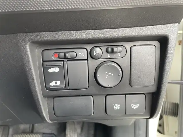ホンダ フリード FLEXエアロ 三重県 2009(平21)年 11万km プレミアムホワイトパール 登録時109677km/ワンオーナー/禁煙車/純正ナビ/（AM/FM/TV）/ワンセグTV/バックカメラ/ETC/ステアリングスイッチ/オートライト/片側パワスラ/純正フロアマット/純正アルミ