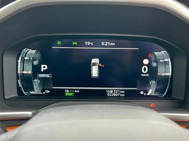 三菱 アウトランダー ＰＨＥＶ P 静岡県 2022(令4)年 2.3万km チタニウムグレーメタリック エンジンスタートボタン/パワーステアリング/パワーウィンドウ/プラグインハイブリッド/4WD/アイドリングストップ/スマートキー/Wオートエアコン/クルーズコントロール/ETC2.0/USB入力端子/全方位カメラ/純正ナビ（BT.フルセグ）/サンルーフ/電動リアゲート/ドライブレコーダー前後/D席N席パワーシート/全席シートヒーター/純正フロアマット/純正アルミホイール/ルーフレール/ABS/横滑り防止装置/コーナーセンサー前後/オートライト/オートマチックハイビーム/LEDライト/W+サイドエアバック/衝突軽減システム/BOSEスピーカー/デジタルインナーミラー/社外アルミホイール車内有（スタッドレス）