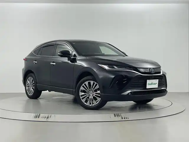 トヨタ ハリアー ハイブリッド Z 埼玉県 2021(令3)年 4.8万km プレシャスブラックパール ＪＢＬサウンド　/純正ナビ/　(フルセグ/AM/FM/Bluetooth)　/デジタルインナーミラー　/パワーバックドア　/全方位カメラ/ＥＴＣ２．０　/トヨタセーフティセンス/クリアランスソナー　/パーキングサポートブレーキ　/プリクラッシュセーフティ　/リヤクロストラフィックアラート/ロードサインアシスト/レーダークルーズコントロール/ビルトインETC2.0/純正フロアマット/純正AW１９インチ