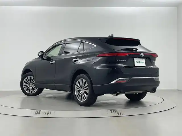トヨタ ハリアー ハイブリッド Z 埼玉県 2021(令3)年 4.8万km プレシャスブラックパール ＪＢＬサウンド　/純正ナビ/　(フルセグ/AM/FM/Bluetooth)　/デジタルインナーミラー　/パワーバックドア　/全方位カメラ/ＥＴＣ２．０　/トヨタセーフティセンス/クリアランスソナー　/パーキングサポートブレーキ　/プリクラッシュセーフティ　/リヤクロストラフィックアラート/ロードサインアシスト/レーダークルーズコントロール/ビルトインETC2.0/純正フロアマット/純正AW１９インチ
