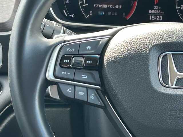 ホンダ オデッセイ アブソルート EX 千葉県 2021(令3)年 4.5万km プレミアムヴィーナスブラックP 純正ナビ/フルセグテレビ/Bluetooth接続/HDMI/ETC2.0/マルチビューカメラシステム/両側パワースライドドア/パワーバックドア/レーダークルーズコントロール/運転席・助手席シートヒーター/運転席・助手席パワーシート/2列目オットマン/ハーフレザーシート/ホンダセンシング/ブラインドスポットインフォメーション/前後コーナーセンサー/衝突被害軽減システム/路外逸脱抑制システム/電動格納ウインカーミラー/オートライト/LEDヘッドライト/プッシュスタート/スペアキー×１/純正フロアマット/社外17インチアルミホイール