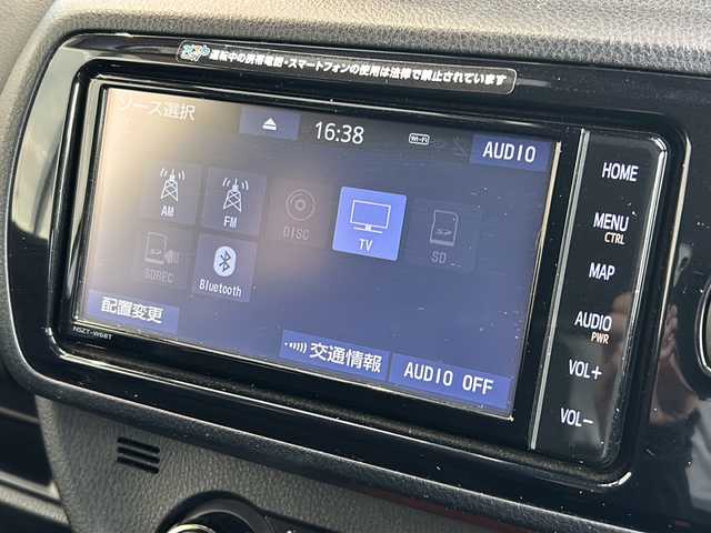 トヨタ ヴィッツ ハイブリッド F 愛知県 2019(平31)年 5.8万km ホワイトパールクリスタルシャイン 衝突被害軽減ブレーキ/純正7インチSDナビ（あり）/フルセグTV/CD DVD/Bluetooth/バックカメラ/LEDヘッドライト/オートマチックハイビーム/ドライブレコーダー/ETC/ステアリングスイッチ/スマートキー/プッシュスタート