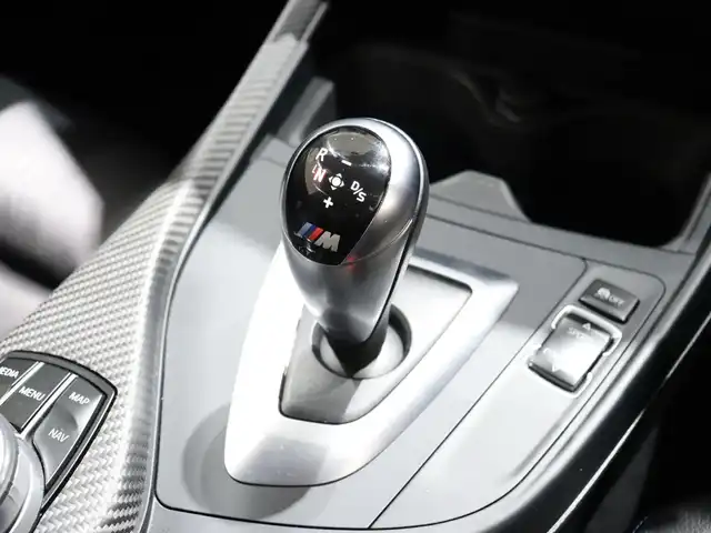 ＢＭＷ Ｍ２ 静岡県 2017(平29)年 5万km アルピンホワイトⅢ 衝突軽減ブレーキ　/黒革　/クルコン　/純正１９ＡＷ　/ＨＩＤ　/パドルシフト　/純正ナビ　/バックカメラ　/アイドリングストップ　/コーナーセンサー　/ドライブレコーダー　/社外レーダー探知機　/スペアキー