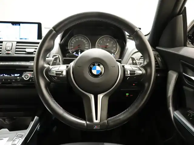 ＢＭＷ Ｍ２ 静岡県 2017(平29)年 5万km アルピンホワイトⅢ 衝突軽減ブレーキ　/黒革　/クルコン　/純正１９ＡＷ　/ＨＩＤ　/パドルシフト　/純正ナビ　/バックカメラ　/アイドリングストップ　/コーナーセンサー　/ドライブレコーダー　/社外レーダー探知機　/スペアキー