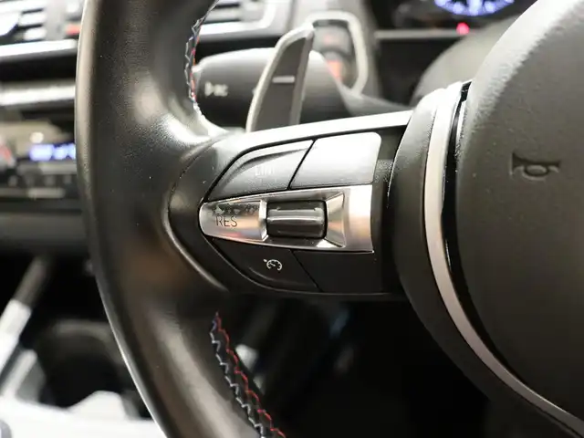 ＢＭＷ Ｍ２ 静岡県 2017(平29)年 5万km アルピンホワイトⅢ 衝突軽減ブレーキ　/黒革　/クルコン　/純正１９ＡＷ　/ＨＩＤ　/パドルシフト　/純正ナビ　/バックカメラ　/アイドリングストップ　/コーナーセンサー　/ドライブレコーダー　/社外レーダー探知機　/スペアキー