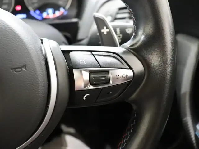 ＢＭＷ Ｍ２ 静岡県 2017(平29)年 5万km アルピンホワイトⅢ 衝突軽減ブレーキ　/黒革　/クルコン　/純正１９ＡＷ　/ＨＩＤ　/パドルシフト　/純正ナビ　/バックカメラ　/アイドリングストップ　/コーナーセンサー　/ドライブレコーダー　/社外レーダー探知機　/スペアキー