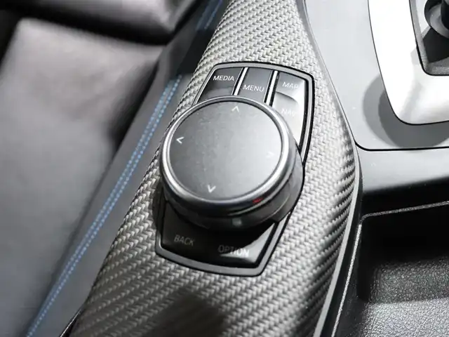 ＢＭＷ Ｍ２ 静岡県 2017(平29)年 5万km アルピンホワイトⅢ 衝突軽減ブレーキ　/黒革　/クルコン　/純正１９ＡＷ　/ＨＩＤ　/パドルシフト　/純正ナビ　/バックカメラ　/アイドリングストップ　/コーナーセンサー　/ドライブレコーダー　/社外レーダー探知機　/スペアキー
