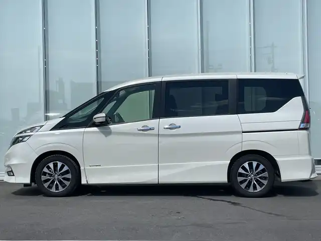 日産 セレナ ハイウェイスターVセレクションⅡ 神奈川県 2019(平31)年 5.4万km ブリリアントホワイトパール ナビ/Bluetooth/CD/DVD/ETC/クルーズコントロール/ドライブレコーダー/全方位カメラ/両側パワースライドドア/前後コーナーセンサー/オートブレーキホールド/プロパイロット/衝突被害軽減システム/純正アルミホイール/純正フロアマット　