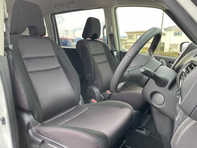 日産 セレナ ハイウェイスターVセレクションⅡ 神奈川県 2019(平31)年 5.4万km ブリリアントホワイトパール ナビ/Bluetooth/CD/DVD/ETC/クルーズコントロール/ドライブレコーダー/全方位カメラ/両側パワースライドドア/前後コーナーセンサー/オートブレーキホールド/プロパイロット/衝突被害軽減システム/純正アルミホイール/純正フロアマット　