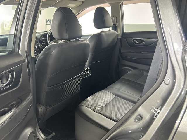 日産 エクストレイル 20X エマージェンシーブレーキ 広島県 2014(平26)年 4.7万km ダークメタルグレー 禁煙車/ワンオーナー/4WD/エマージェンシーブレーキ/車線逸脱警報/コーナーセンサー/純正ナビ（MM114D-W）/・フルセグ/CD/SD/AUX/バックカメラ/革巻きステアリング/オートライト/カプロンシート/前席シートヒーター/LEDヘッドライト/フォグランプ/スマートキー/プッシュスタート/スペアキー/ETC/純正ドアバイザー/アルミ付きスタッドレスタイヤ車載/純正17インチアルミホール/Wエアバック