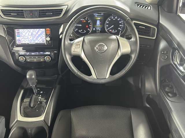 日産 エクストレイル 20X エマージェンシーブレーキ 広島県 2014(平26)年 4.7万km ダークメタルグレー 禁煙車/ワンオーナー/4WD/エマージェンシーブレーキ/車線逸脱警報/コーナーセンサー/純正ナビ（MM114D-W）/・フルセグ/CD/SD/AUX/バックカメラ/革巻きステアリング/オートライト/カプロンシート/前席シートヒーター/LEDヘッドライト/フォグランプ/スマートキー/プッシュスタート/スペアキー/ETC/純正ドアバイザー/アルミ付きスタッドレスタイヤ車載/純正17インチアルミホール/Wエアバック